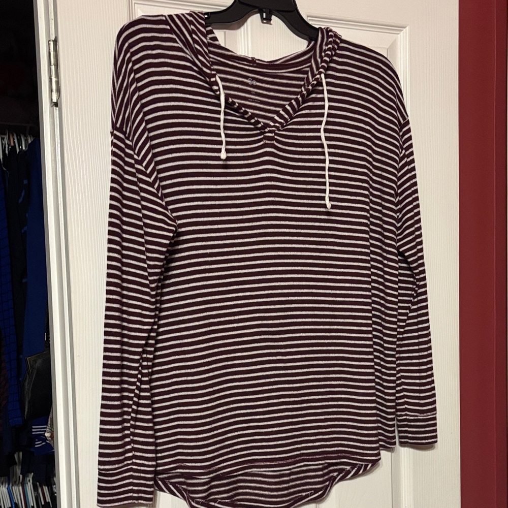 SO Women's Maroon and White Striped Sweater with hood xxl